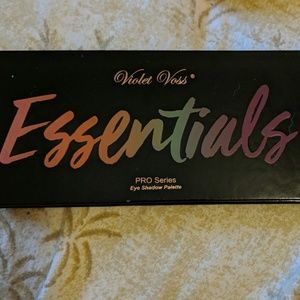 Violet Voss eyeshadow palette